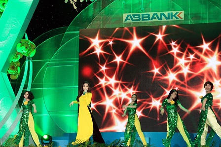 Mỹ Linh, Tùng Dương ôn kỷ niệm Tết xúc động 15 năm trước